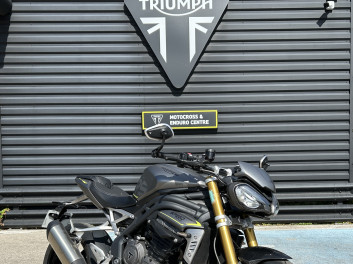TRIUMPH SPEED TRIPLE 1200 RS