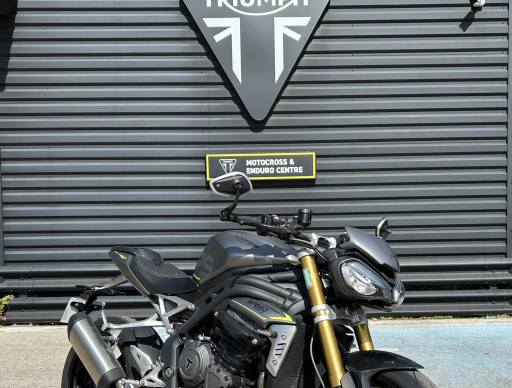 TRIUMPH SPEED TRIPLE 1200 RS