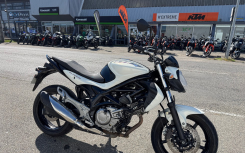 SUZUKI GLADIUS 650