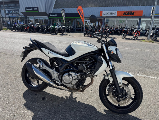 SUZUKI GLADIUS 650