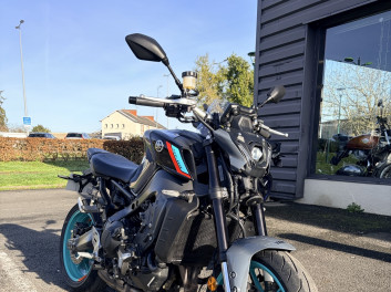 YAMAHA MT-09