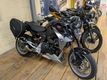 BMW BMW F 900 R