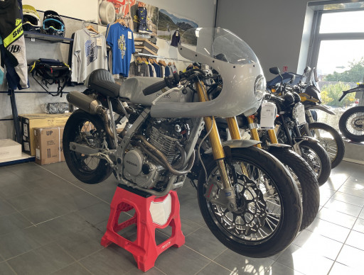 HONDA RD02 650 CAFE RACER 