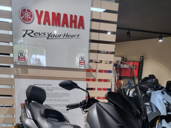 YAMAHA XMAX 300