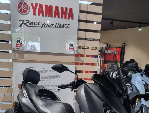 YAMAHA XMAX 300