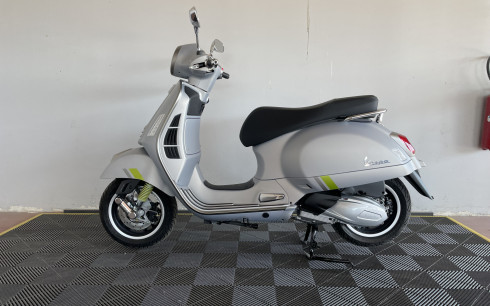 PIAGGIO VESPA GTS 300 SUPER TECH - VESPA GTS300 SUPERTECH