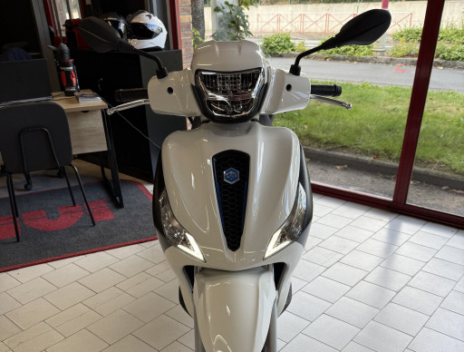 PIAGGIO MEDLEY 125 S (seulement 30km)  2025