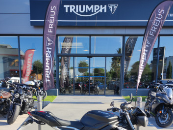 TRIUMPH STREET TRIPLE 765 RS