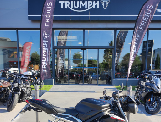 TRIUMPH STREET TRIPLE 765 RS