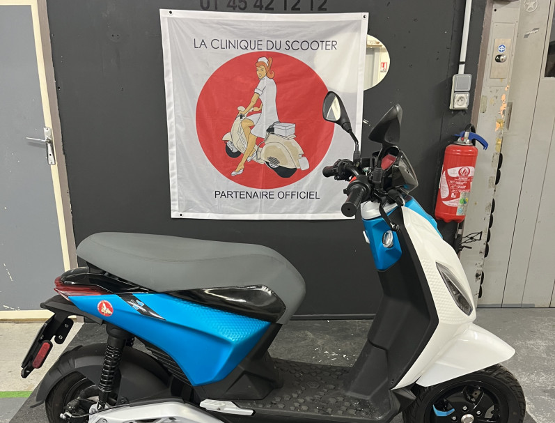 PIAGGIO 1 ACTIVE GARANTIE 24 MOIS BLANC/BLEU BON ETAT CRIT