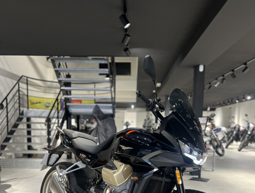 MOTO GUZZI V100  MANDELLO