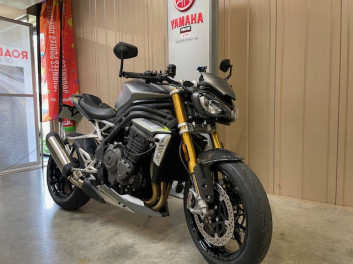 TRIUMPH SPEED TRIPLE 1200 RS