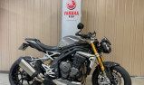 TRIUMPH SPEED TRIPLE 1200 RS