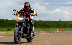 HARLEY-DAVIDSON 1250 SUPER HOOLIGAN/ROADSTER PAN AMERICA