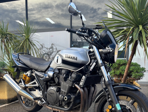 YAMAHA XJR 1300