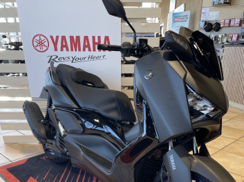 YAMAHA X-MAX 125