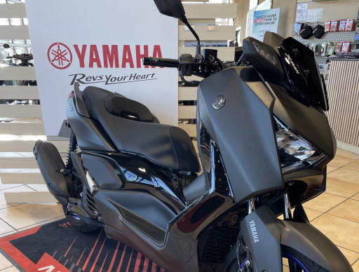 YAMAHA X-MAX 125
