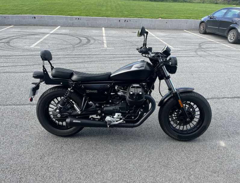 MOTO GUZZI V9 BOBBER