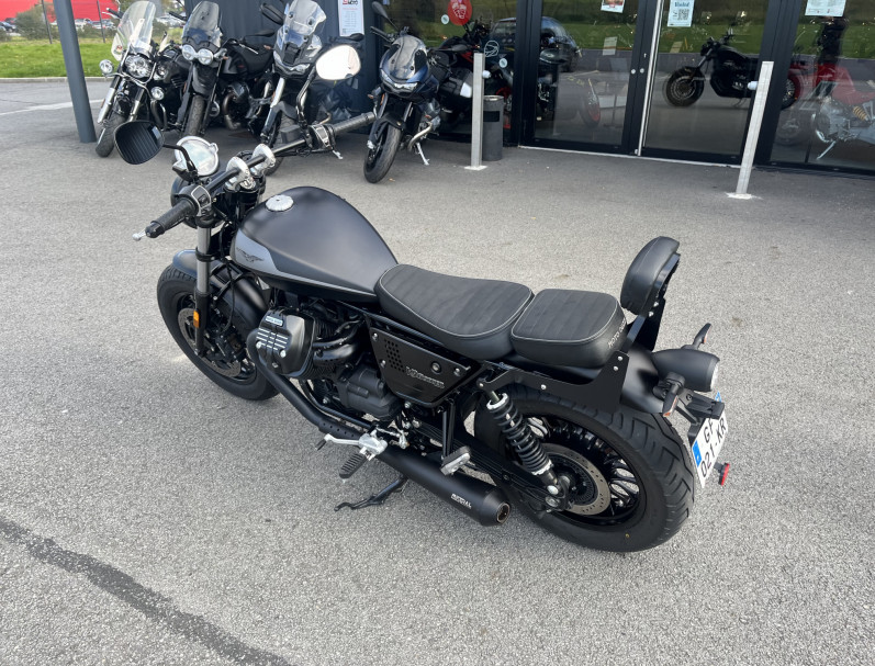 MOTO GUZZI V9 BOBBER