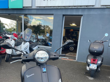 VESPA GTS 300 E5 SUPERSPORT NOIR MAT