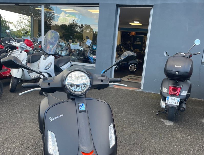 VESPA GTS 300 E5 SUPERSPORT NOIR MAT