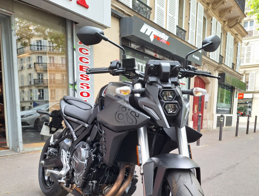 SUZUKI GSX-8S A2