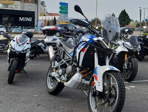 APRILIA TUAREG 660 NEUF GRT 12 MOIS