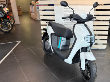 YAMAHA NEO