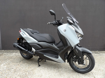 YAMAHA XMAX 300 TECH MAX +