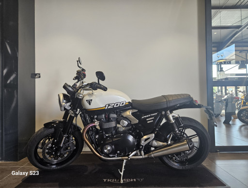 TRIUMPH SPEED TWIN 1200