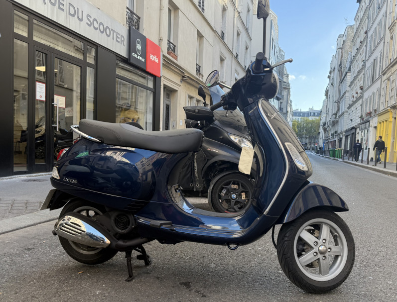 PIAGGIO LX 125 CC 4T GARANTIE 6 MOIS TRES BON ETAT BLEU BRILLANT CRIT