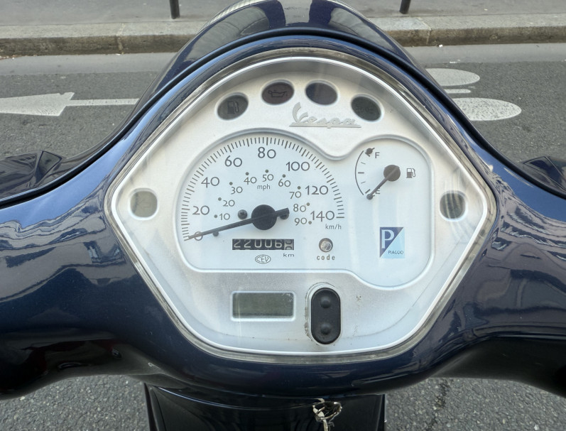 PIAGGIO LX 125 CC 4T GARANTIE 6 MOIS TRES BON ETAT BLEU BRILLANT CRIT