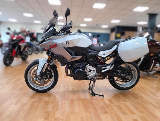 *** Affaire *** BMW F 900 XR full + valises