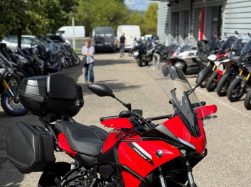 YAMAHA TRACER 7