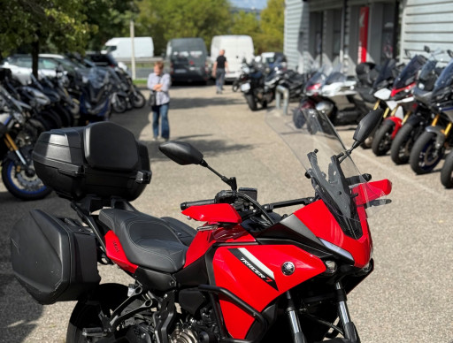 YAMAHA TRACER 7