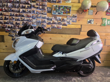 SUZUKI BURGMAN 650 EXECUTIVE GARANTIE 1AN