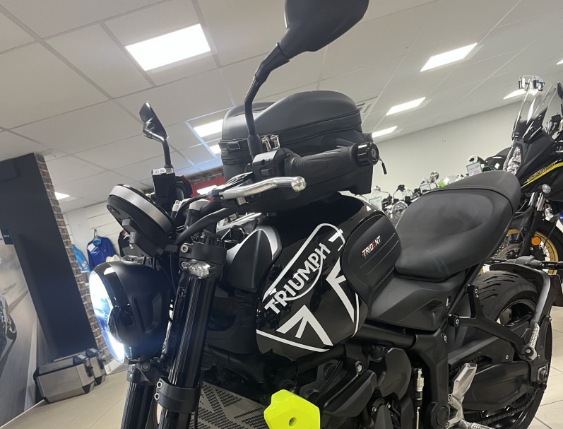TRIUMPH TRIDENT 660