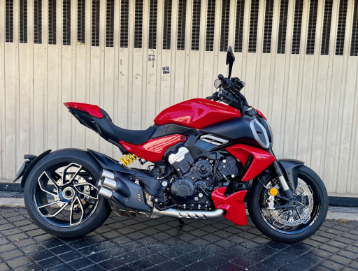 DUCATI DIAVEL V4