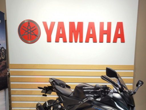 - YAMAHA YZF-R 125