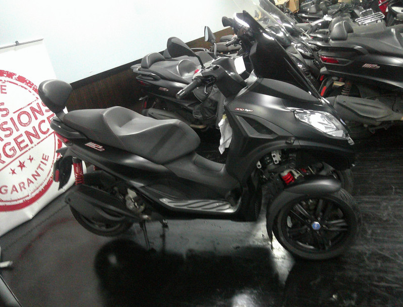 PIAGGIO MP3 300 HPE 2022 13400KM