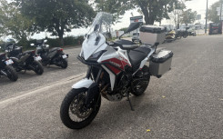 MOTO MORINI X-CAPE 650 ABS JANTES A RAYONS COLORIS BLANC
