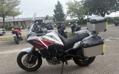 MOTO MORINI X-CAPE 650 ABS JANTES A RAYONS COLORIS BLANC