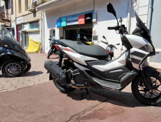 APRILIA SR GT 125