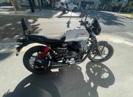 MOTO GUZZI V7 Stone Ten 