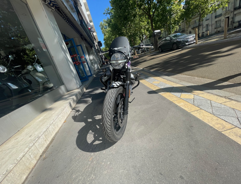 MOTO GUZZI V7 Stone Ten 