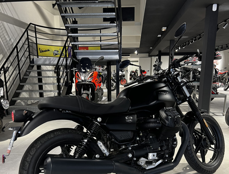 MOTO GUZZI V7 STONE