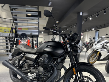 MOTO GUZZI V7 STONE