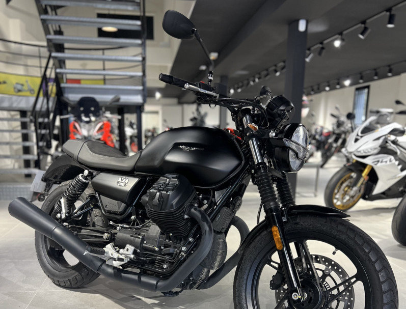 MOTO GUZZI V7 STONE