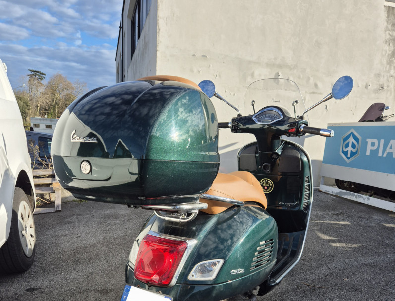 VESPA GTS 300 E4 VERT ANGLAIS