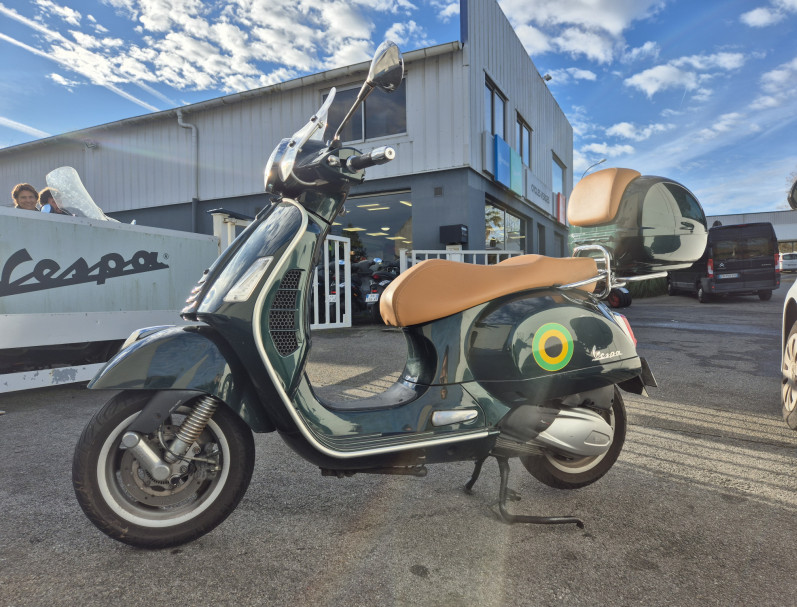 VESPA GTS 300 E4 VERT ANGLAIS